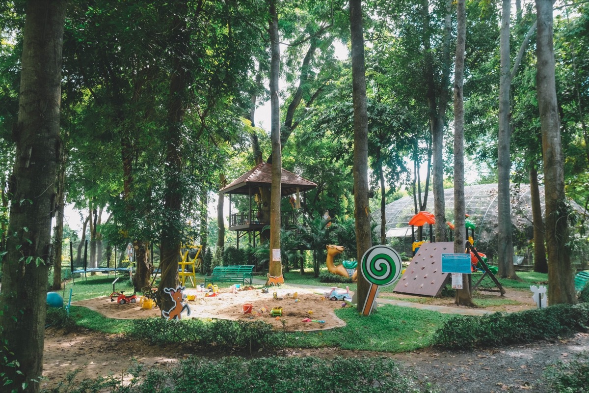 สนามเด็กเล็กสำหรับอายุ 3–5 ปี
