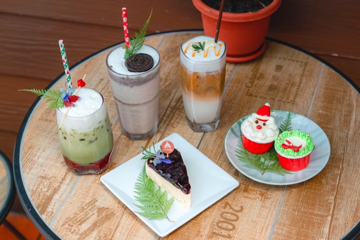 Drinks and desserts — Horizon Coffee House