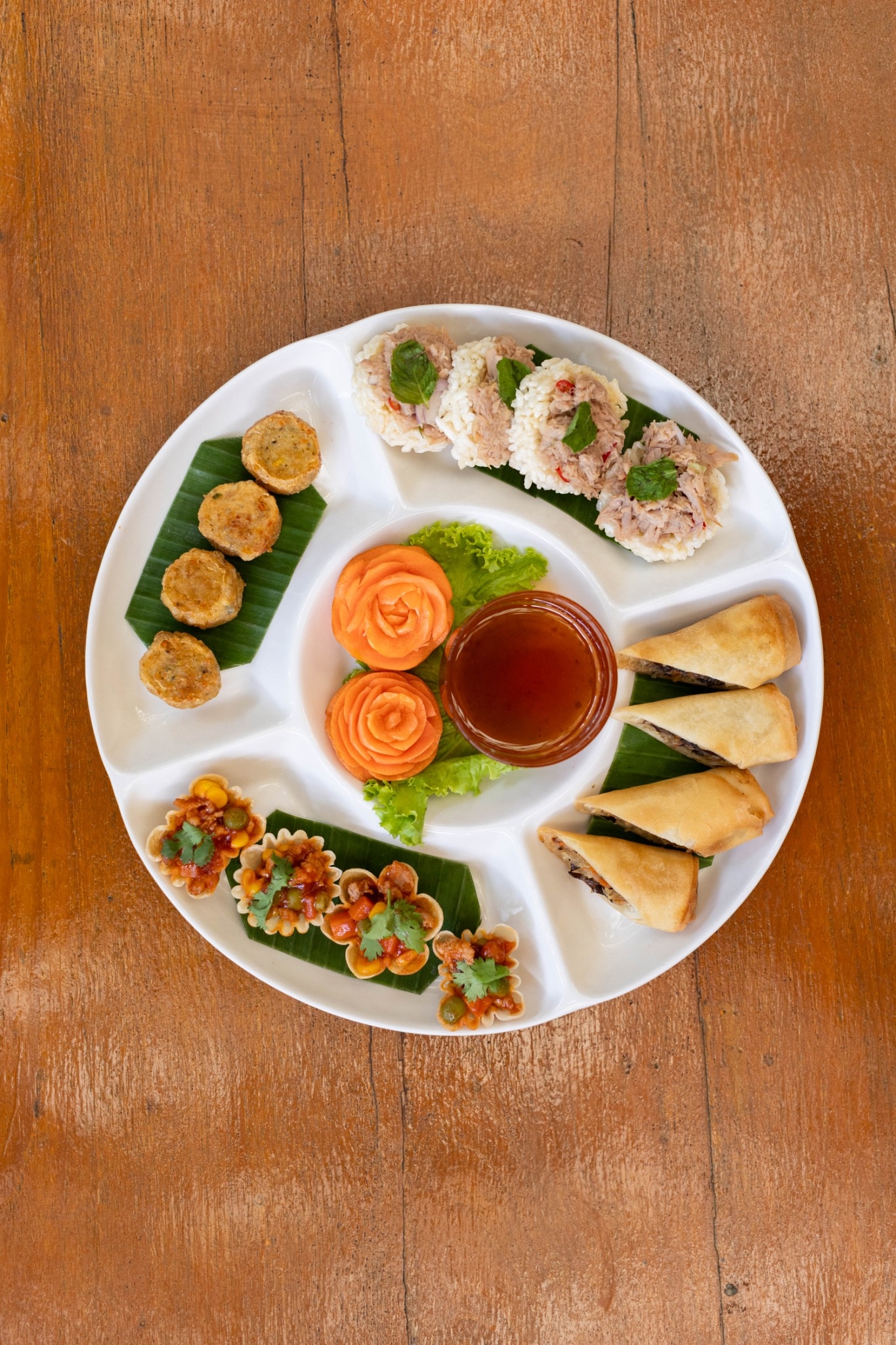 อาหารไทย — ร้านลานดอกไม้